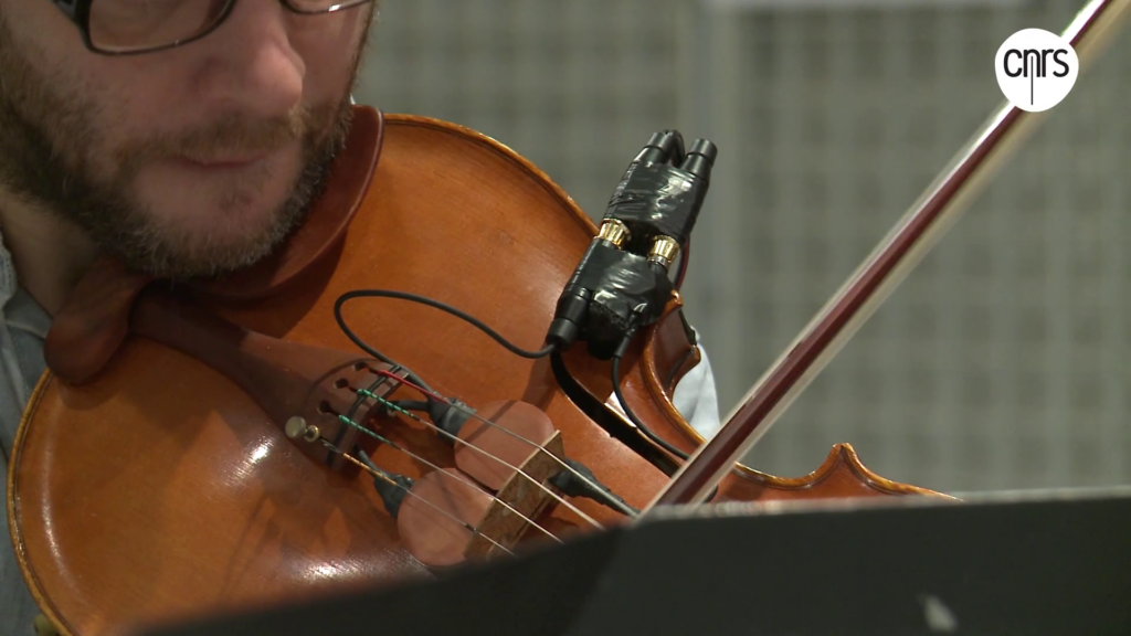 Capteurs sur le corps de l'instrument / projet lutherie augmenté de l'Ircam